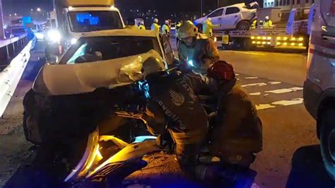 İstanbul Sultanbeyli'de zincirleme trafik kazasında 12 kişi yaralandı - Son Dakika Haberleri